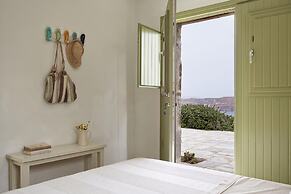 Spacious 6 Bdrm Stone Villa With Pool