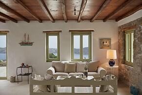 Spacious 6 Bdrm Stone Villa With Pool