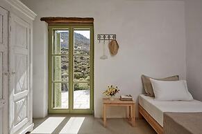 Spacious 6 Bdrm Stone Villa With Pool