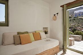 Spacious 6 Bdrm Stone Villa With Pool