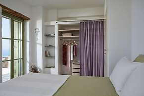 Spacious 6 Bdrm Stone Villa With Pool