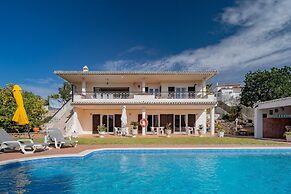 Family Holiday Villa With Pool