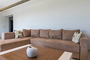 Amazing 2 Bdrm Sea View Holiday Apt