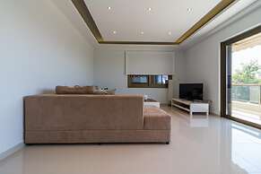 Amazing 2 Bdrm Sea View Holiday Apt