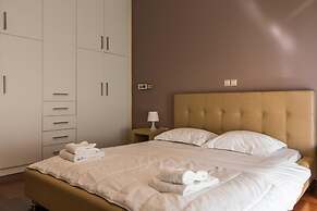 Amazing 2 Bdrm Sea View Holiday Apt