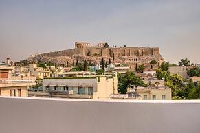 Cozy Deck Roof Apt at the Foothills of Acropolis