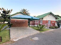 Twin Room in Hillside - 2087