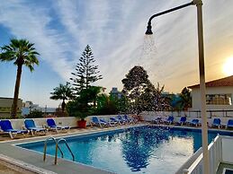 Black White With Pool by Homie