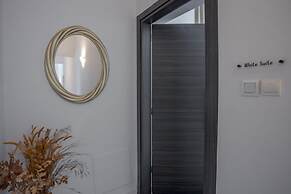 Myra Mare White Suite by Estia