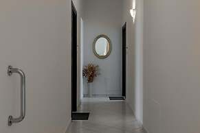 Myra Mare White Suite by Estia