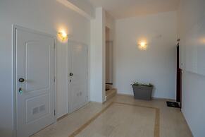 Myra Mare White Suite by Estia