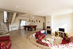 Villa Janota by Acasadascasas