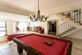 Villa Janota by Acasadascasas