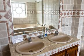 Villa Janota by Acasadascasas