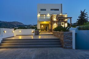 Villa Sfedami With Private Pool and Children Safet