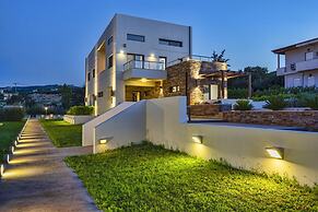 Villa Sfedami With Private Pool and Children Safet