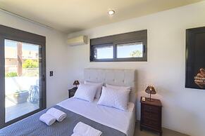 Villa Sfedami With Private Pool and Children Safet