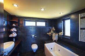 Villa Sfedami With Private Pool and Children Safet