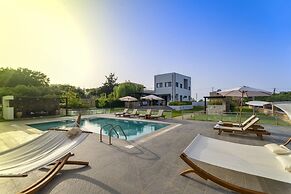Villa Sfedami With Private Pool and Children Safet