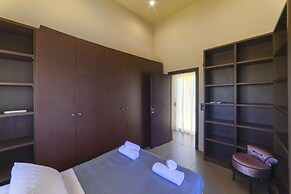 Villa Sfedami With Private Pool and Children Safet