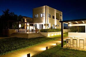 Villa Sfedami With Private Pool and Children Safet