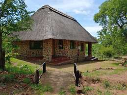 Charming Bush Chalet 1 on This World Renowned Eco Site 40 Minutes From