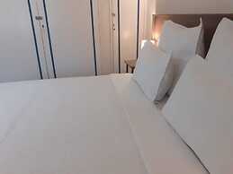 Guesthouse With Green Garden and Pool - 2102