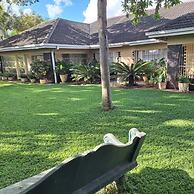 Guesthouse With Green Garden and Pool - 2102