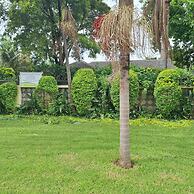 Guesthouse With Green Garden and Pool - 2102