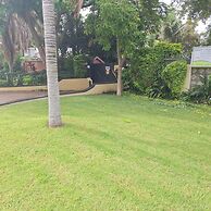 Guesthouse With Green Garden and Pool - 2102