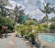 Guesthouse With Green Garden and Pool - 2102