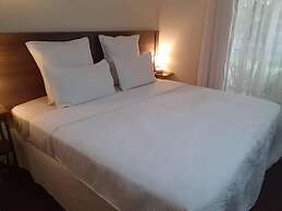 Guesthouse With Green Garden and Pool - 2102