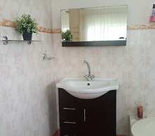 Guesthouse With Green Garden and Pool - 2102