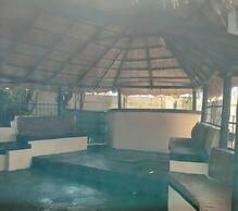 Guesthouse With Green Garden and Pool - 2102