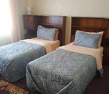 Guesthouse With Green Garden and Pool - 2102