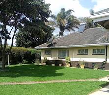 Guesthouse With Green Garden and Pool - 2102