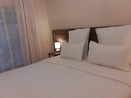 Guesthouse With Green Garden and Pool - 2102