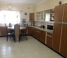 Guesthouse With Green Garden and Pool - 2102