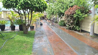 Guesthouse With Green Garden and Pool - 2102