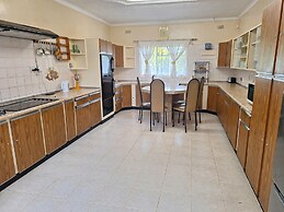 Guesthouse With Green Garden and Pool - 2102