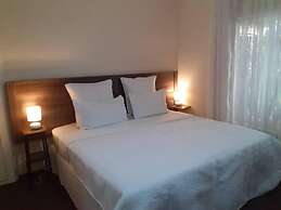 Guesthouse With Green Garden and Pool - 2102