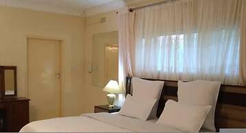 Guesthouse With Green Garden and Pool - 2102