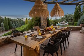 Luxury Villa Golden Crest With Private Swimming Pool