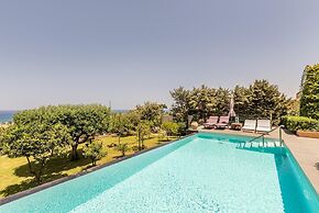 Luxury Villa Golden Crest With Private Swimming Pool