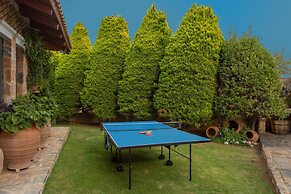 Luxury Villa Golden Crest With Private Swimming Pool