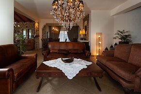 Luxury Villa Golden Crest With Private Swimming Pool