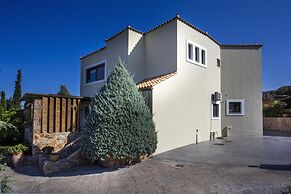 Luxury Villa Golden Crest With Private Swimming Pool