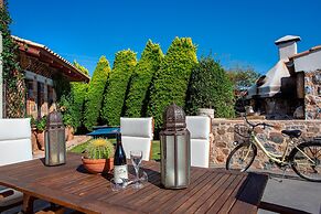 Luxury Villa Golden Crest With Private Swimming Pool