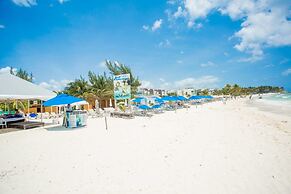 Panoramic View - Steps From The Beach