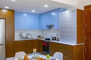 Mackenzie Castella Beachfront Suite